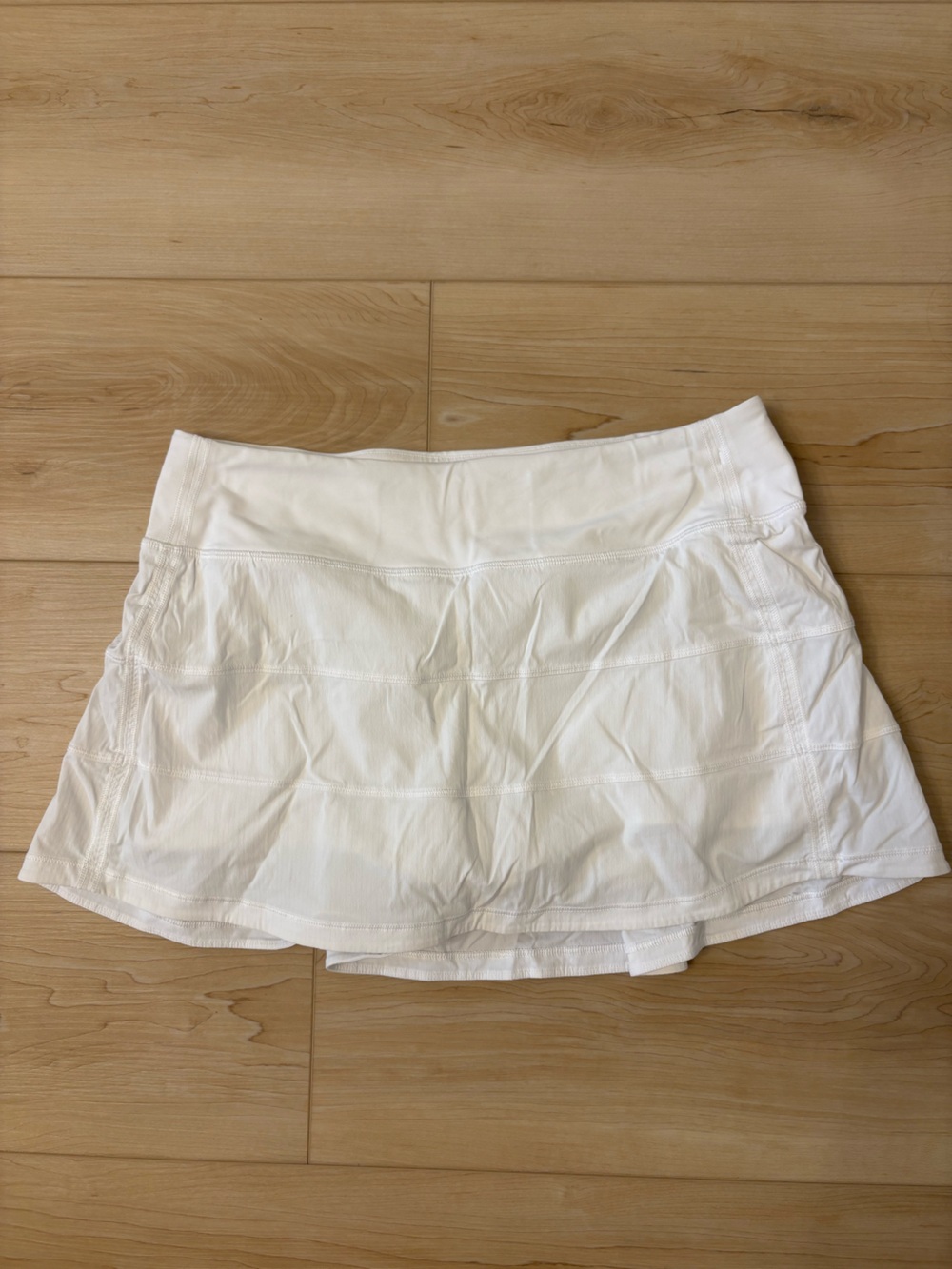 Lululemon White Women's Active Tennis & Golf Short -2.5 inch